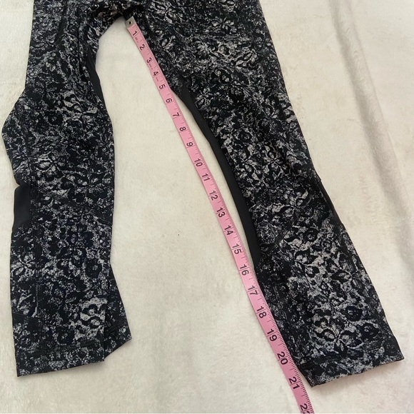 Lululemon Pace Rival Crop *22" Floral Spritz Multi / Black 28706 - Picture 12 of 15